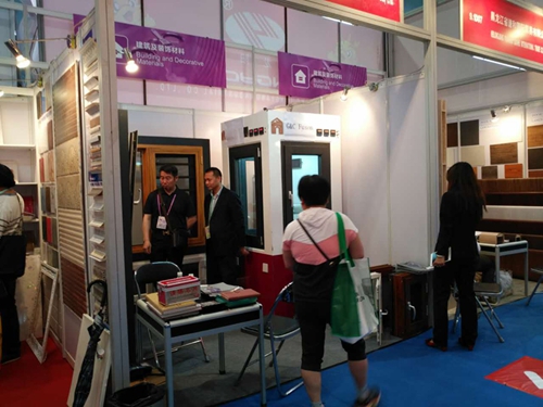 【聚焦廣交會(huì)】富軒展廳迎接四方來(lái)客 讓客戶見識(shí)富軒力量！