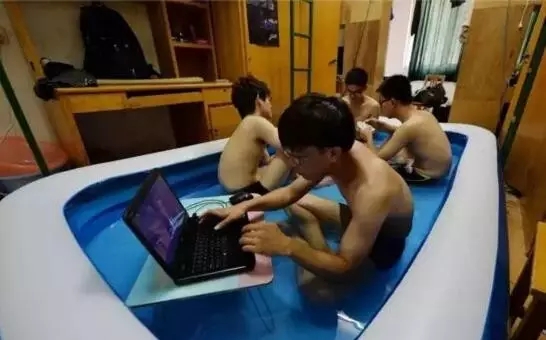 佛山下雨啦，還有8級(jí)以上雷雨大風(fēng)！這場(chǎng)雨將持續(xù)到.......