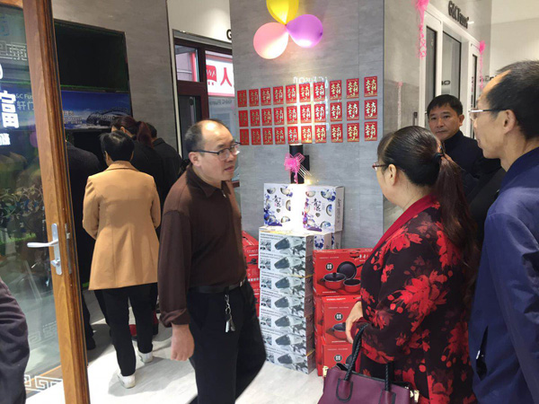 榮縣富軒門窗專賣店現(xiàn)場