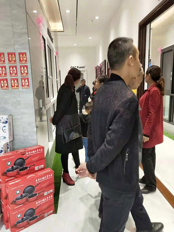 榮縣富軒門窗專賣店現(xiàn)場