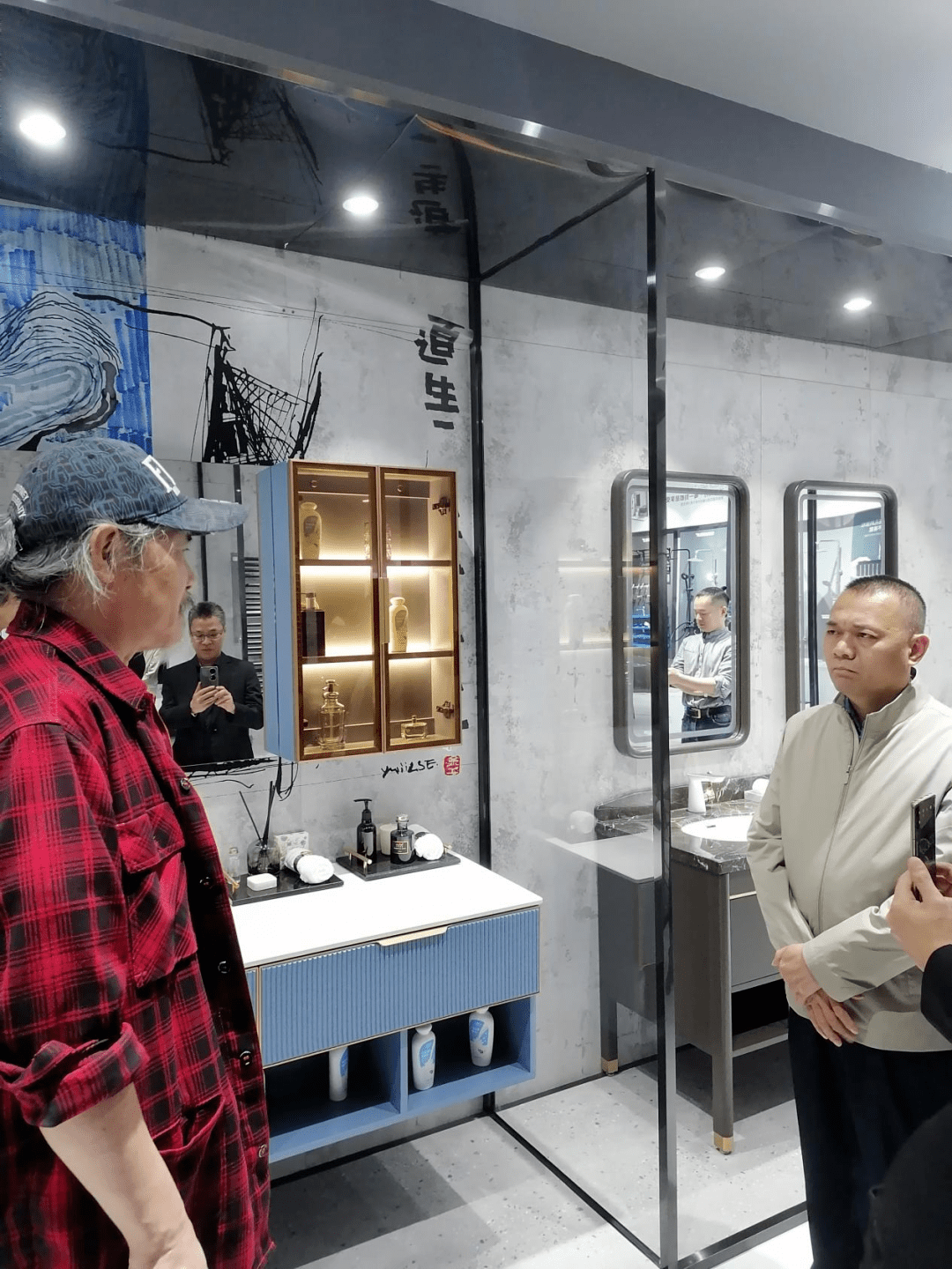 門窗工匠大師、富軒全屋門窗董事長李昌安攜集團(tuán)高層探訪余工